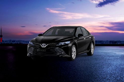 Toyota Camry Hybrid Front Side View