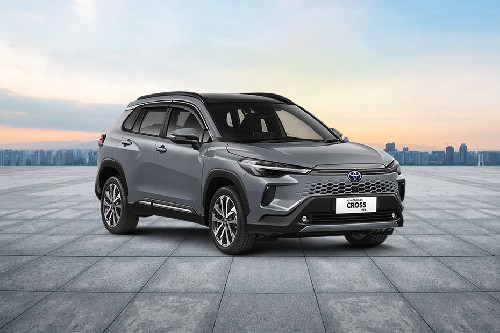 Tampak depan medium Toyota Corolla Cross