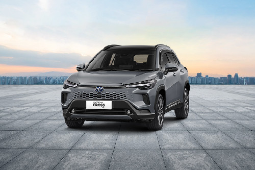 Tampak depan Corolla Cross, tilted