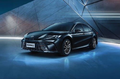 Tampak Depan Bawah Toyota Camry HEV