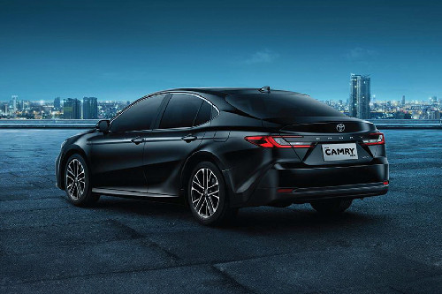 Rear Cross Side View of Toyota Camry