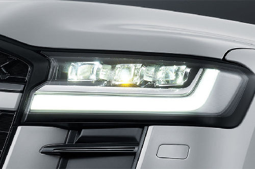 Lampu depan Land Cruiser Hybrid EV