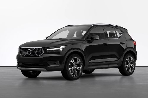 Volvo XC40 Front Side View