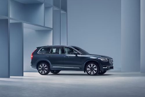 Volvo XC90 Front Cross Side View