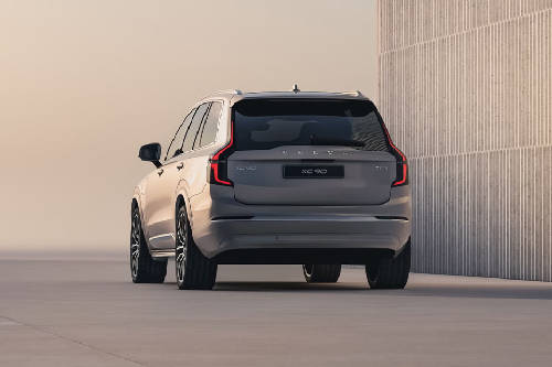 Tampak belakang tengah XC90