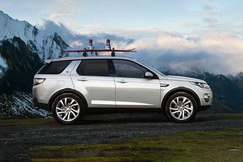 Tampak kanan Land Rover Discovery Sport