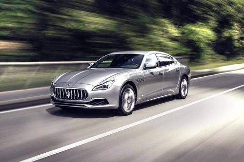 Quattroporte Front angle low view