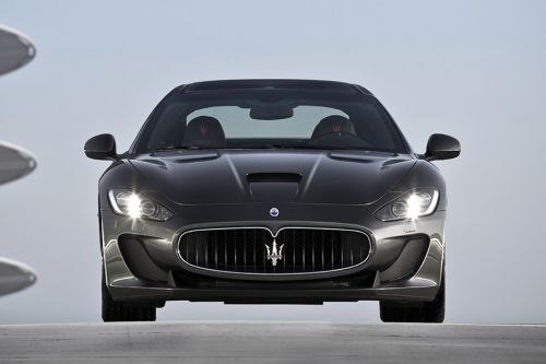 Tampak Depan Maserati GranTurismo