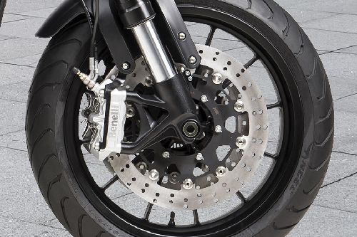 Ban depan Benelli Leoncino 500