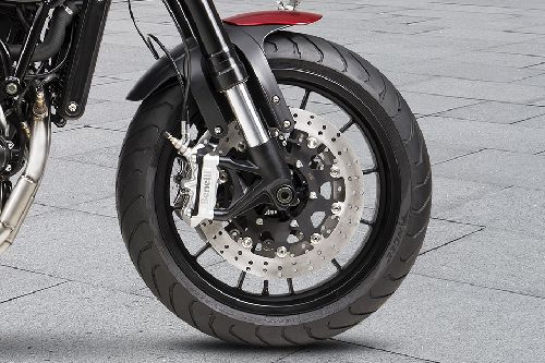 Ban depan Benelli Leoncino 500