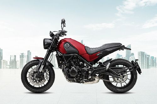 Samping Kiri Benelli Leoncino 500