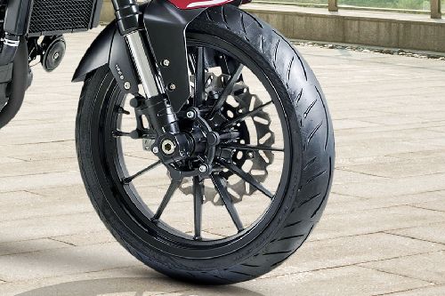 Ban depan Benelli Leoncino 250