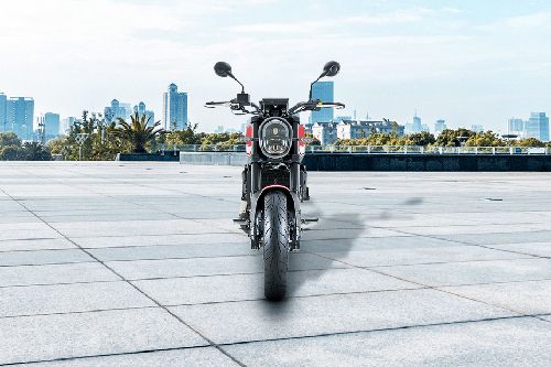 Tampak depan Benelli Leoncino 250