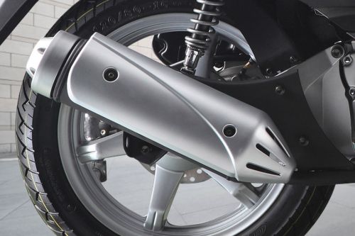 Benelli Cafenero150 Exhaust View