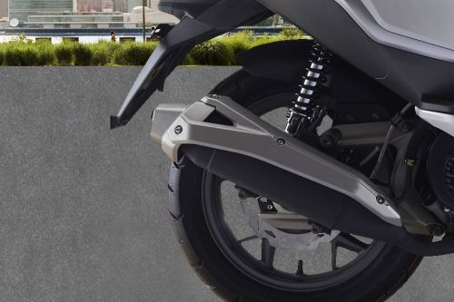 Benelli Zenzero 150 Exhaust View