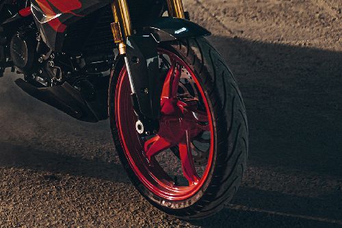 Ban depan BMW G 310 R