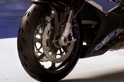 Ban depan BMW M 1000 RR