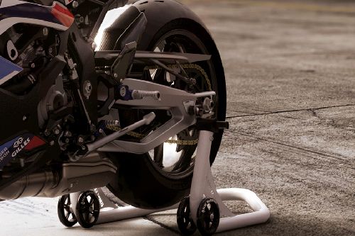 ban belakang BMW M 1000 RR