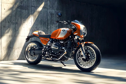 Slant Rear View Full Image BMW R12 S Slant Rear View Full Image