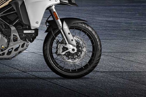 Ban depan Ducati Multistrada 1260 