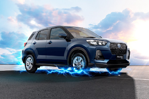 Daihatsu Rocky Hybrid Front Cross Side View