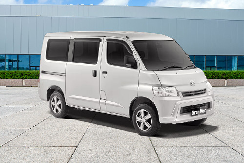 Daihatsu Gran Max MB Front Cross Side View
