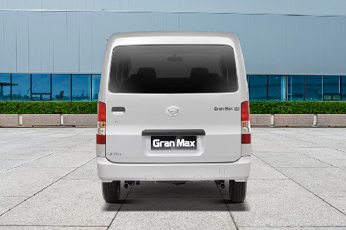 Tampak belakang Gran Max MB