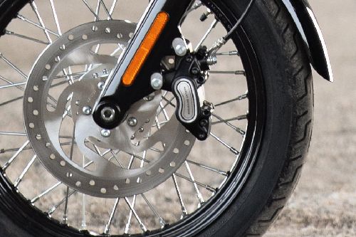 Rem depan Harley Davidson Street Bob