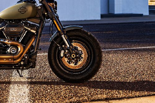 Ban depan Harley Davidson Fat Bob