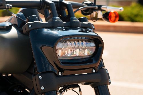 Lampu depan Harley Davidson Fat Bob