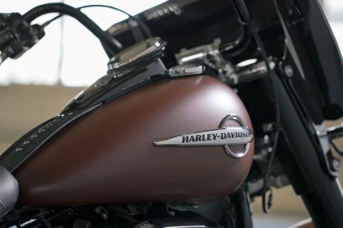 Harley Davidson Heritage Classic Fuel Tank View