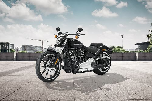 Motor Harley Davidson Breakout Standard 2023 di Indonesia