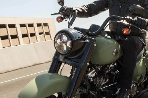 Lampu depan Harley Davidson Road King Special