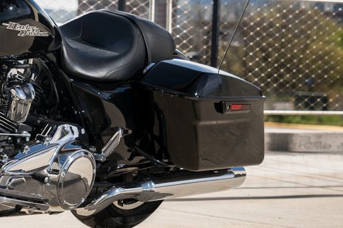 Tempat penyimpanan Harley Davidson Street Glide