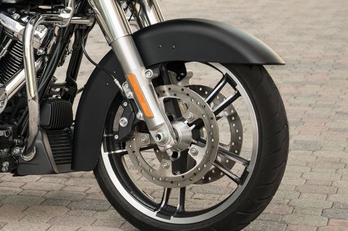 Rem depan Harley Davidson Road Glide