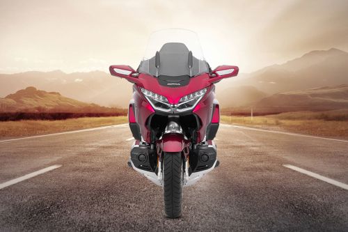 Tampak depan Tampak depan Honda Goldwing