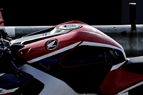 Honda CBR1000RR Fuel Tank View