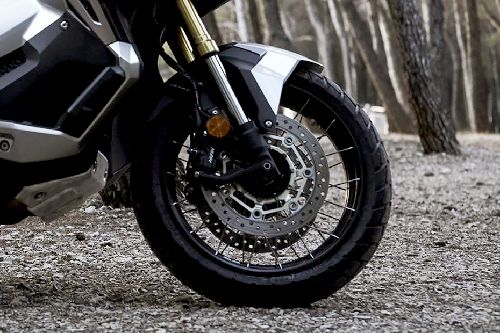 Ban depan Honda X-ADV