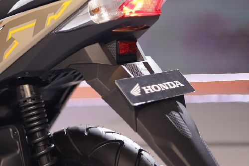 Plat nomor Honda Beat Street