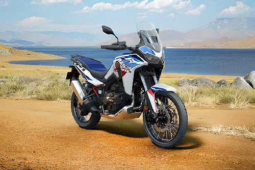 Tampak belakang serong Honda CRF1100L Africa Twin