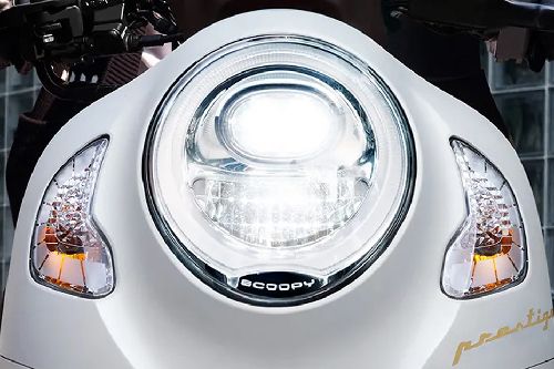 Honda Scoopy Head Light View