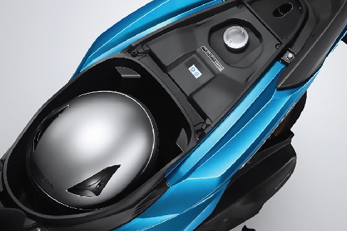 Tampak samping ruang bagasi Honda Vario 125