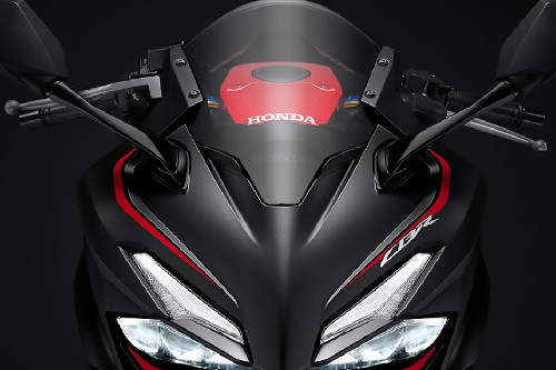 Ruang kaki Honda CBR150R