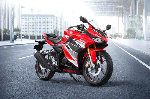 Tampak belakang serong Honda CBR150R