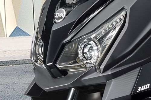 SYM Cruisym 300i Head Light View