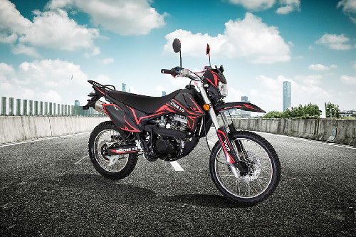 Tampak depan serong Viar CrossX 150DB