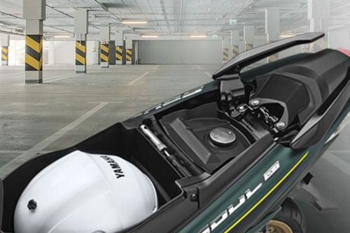 Tampak samping ruang bagasi