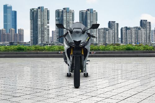 Tampak depan Yamaha YZF R15