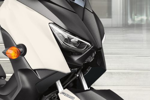 Yamaha X-Max 2018 Head Light View