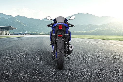 Tampak belakang Tampak belakang Yamaha YZF R25